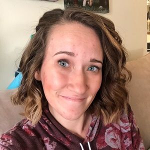 Meet your Posher, Monica